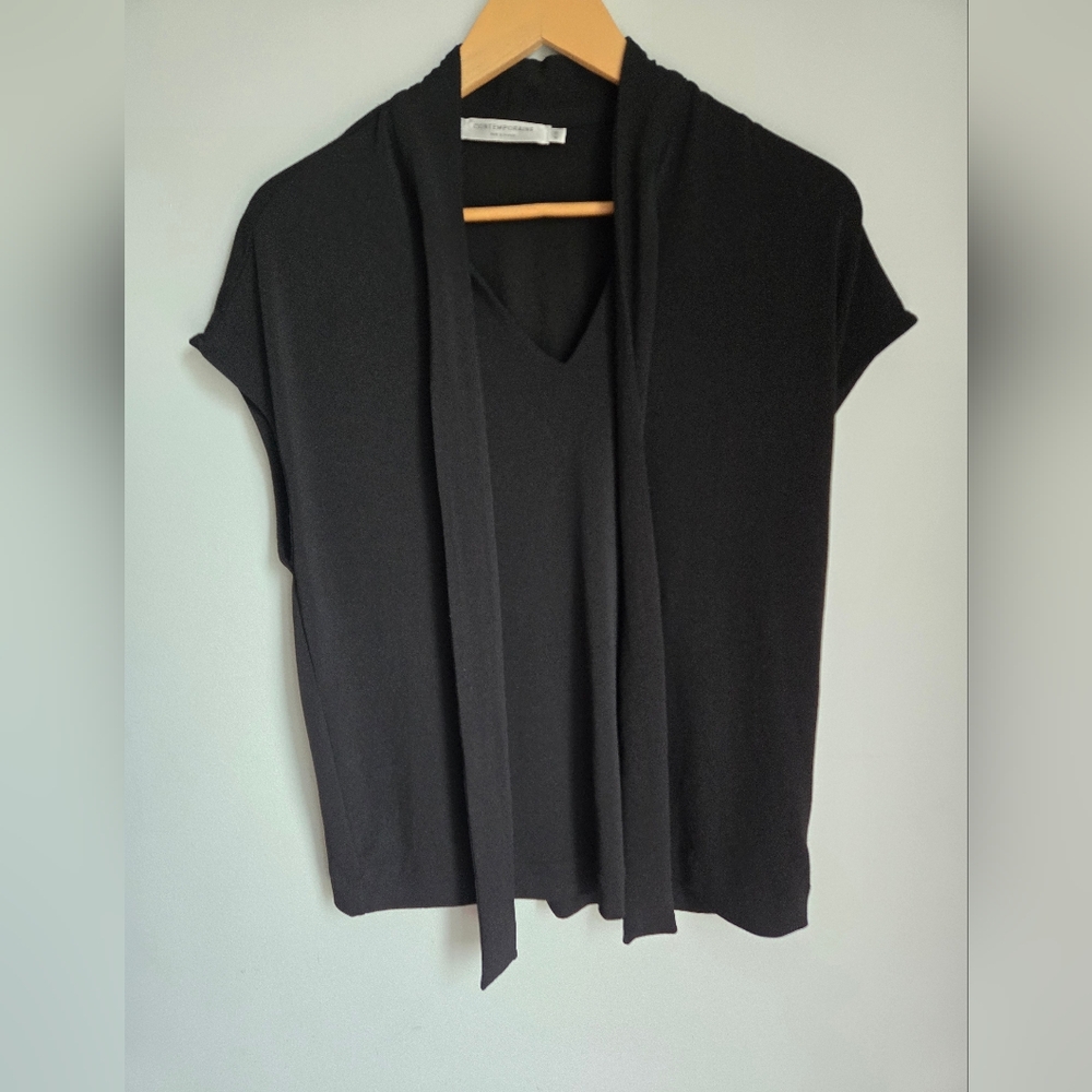 SIMONS COMPTEMPOTAINE Black V-Neck Short Sleeve Top